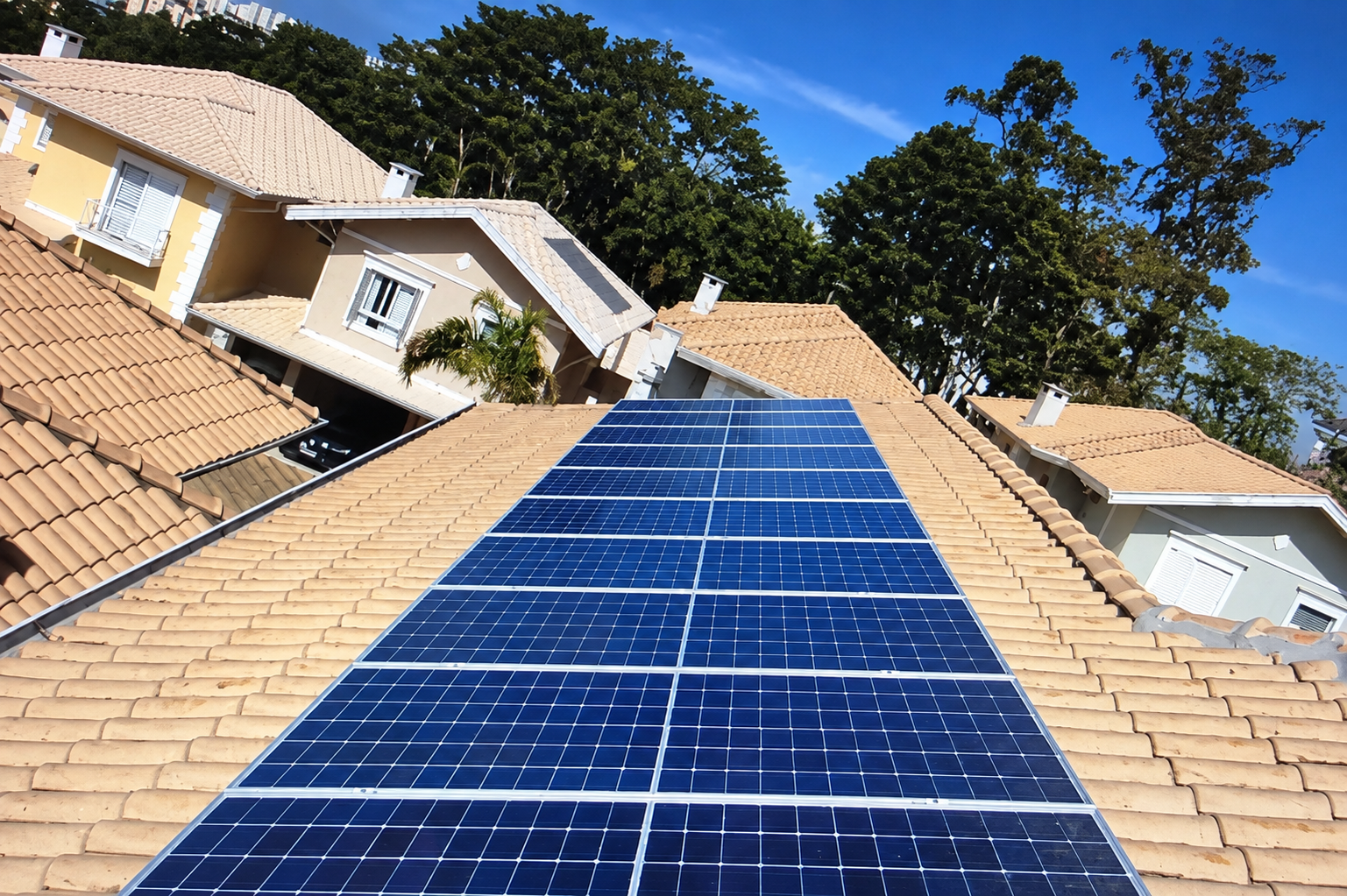 Quem paga a conta da guerra de preços no solar?